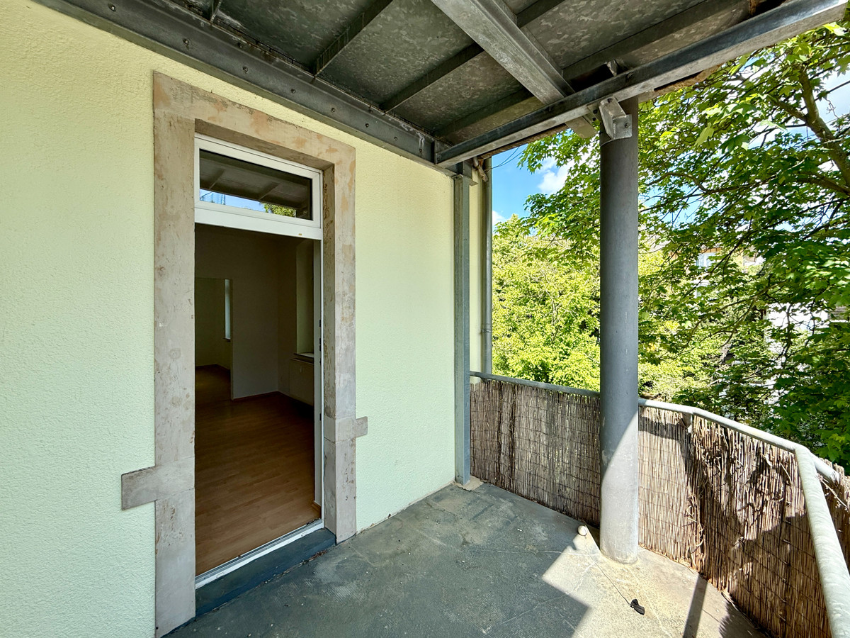 und Zugang Balkon